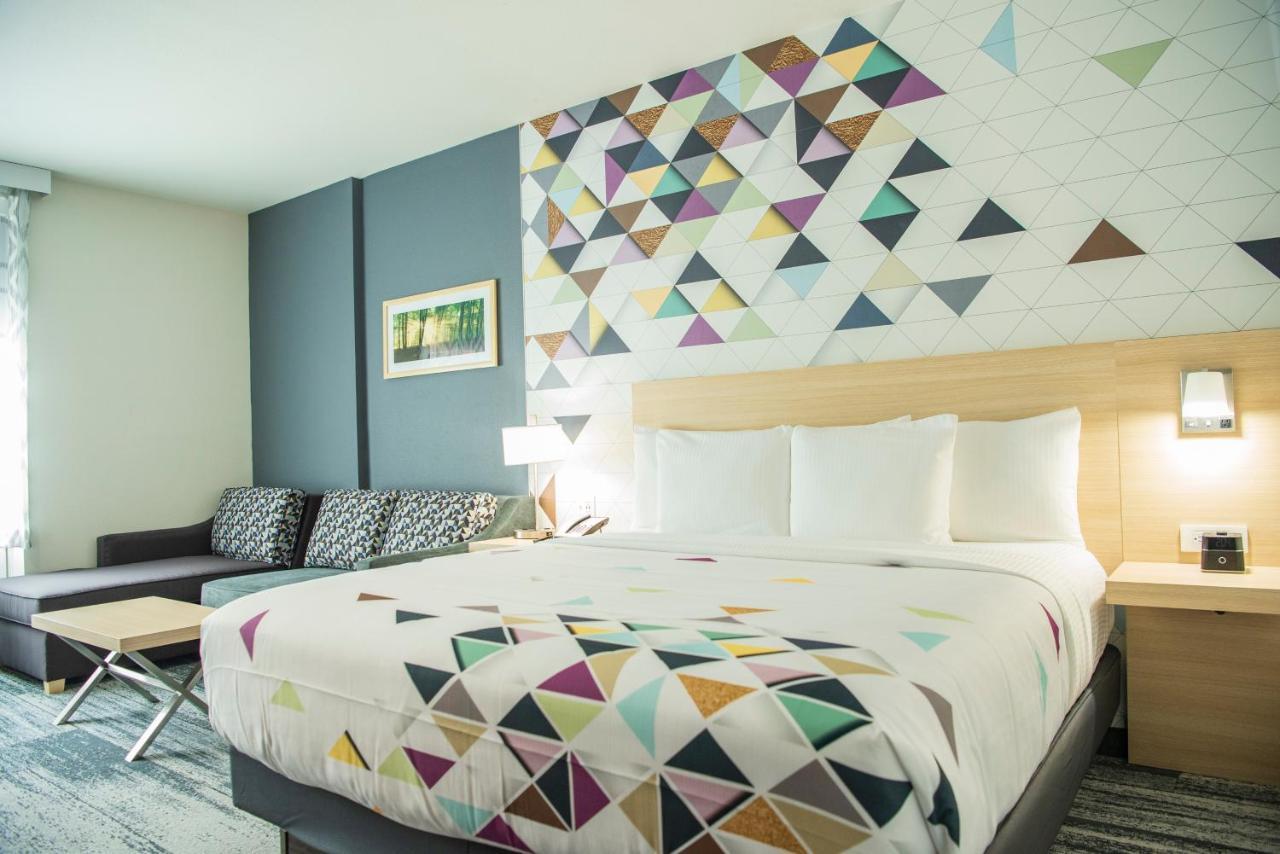 La Quinta Inn & Suites By Wyndham مدينة ليك المظهر الخارجي الصورة