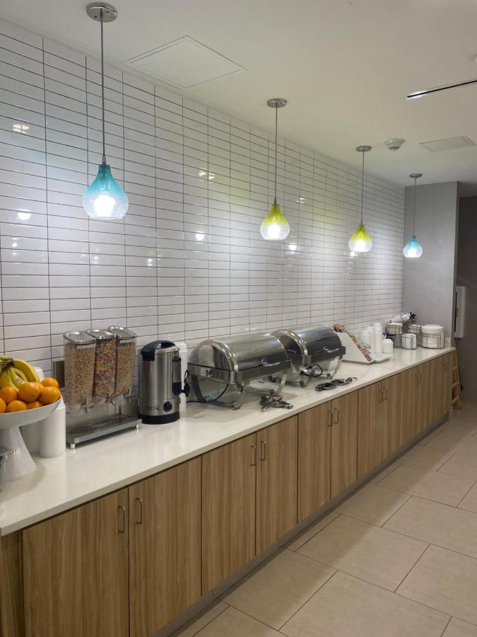 La Quinta Inn & Suites By Wyndham مدينة ليك المظهر الخارجي الصورة