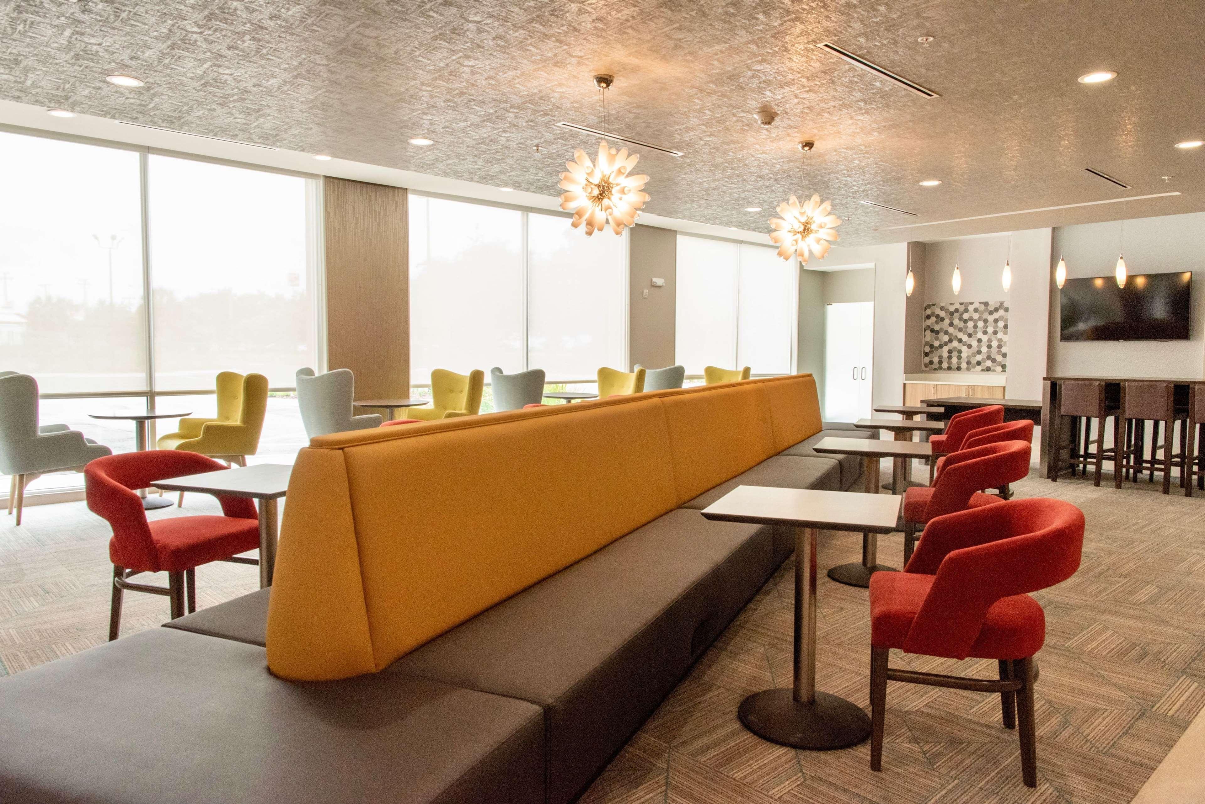 La Quinta Inn & Suites By Wyndham مدينة ليك المظهر الخارجي الصورة